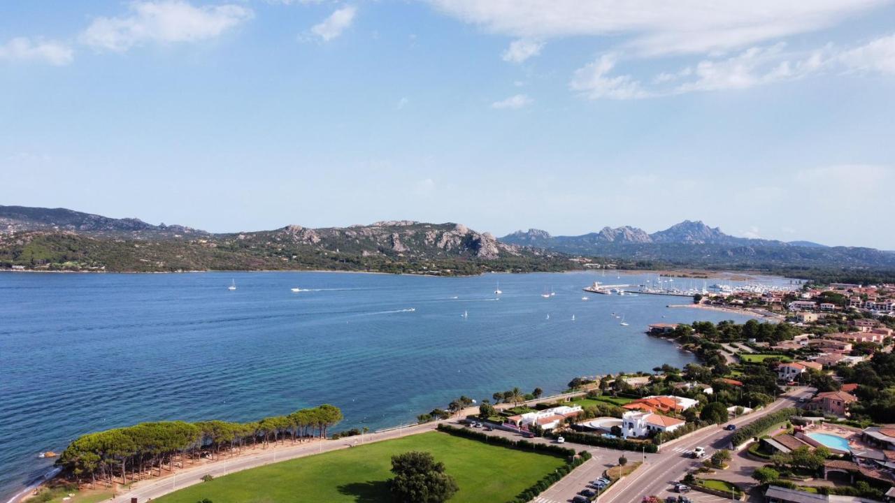 Aqua Life Luxury Apartment Arzachena Bagian luar foto
